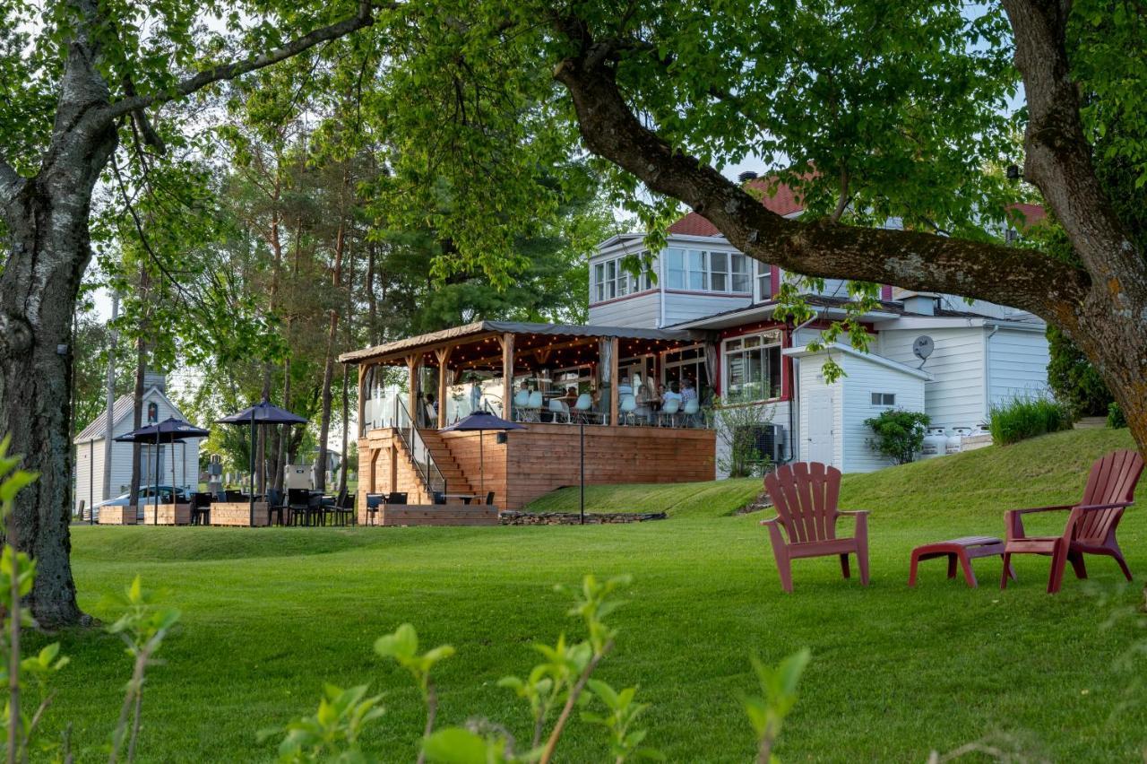 Auberge L'Intermede Du Lac Disraeli 외부 사진